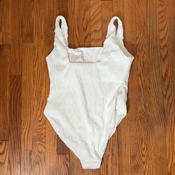 Andie Miami One Piece Smocked Swimsuit White size L NWT - Picture 5 of 10